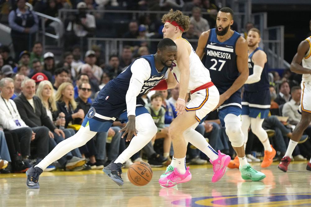 够在进攻端 够在进攻端